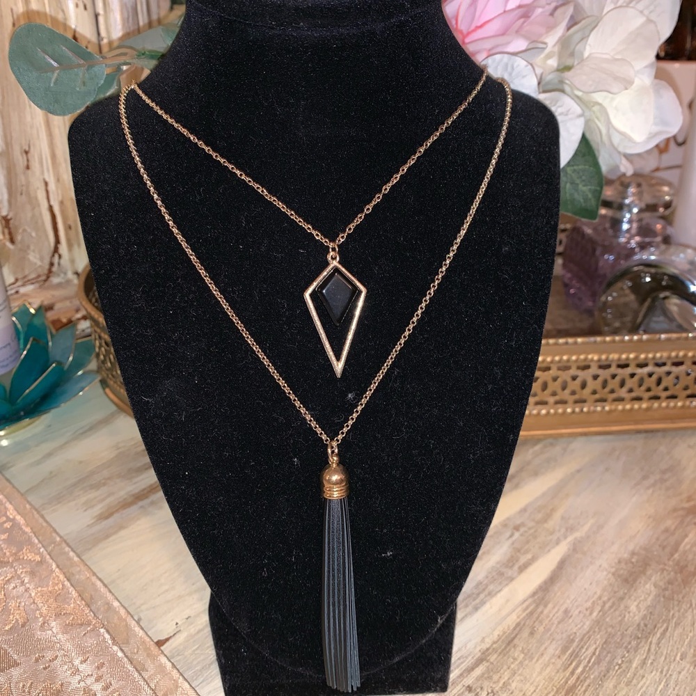 Long layered gold necklace NWOT